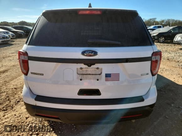 ✅ 2018 Ford Police Interceptor Utility • VIN: 1FM5K8AR9JGA43994 • Lot: 90619775. Wystawiony na Copart z przebiegiem 72 235 mil. Bezpłatny archiwum sprzedaży aukcyjnych z USA i szczegółowy raport historii pojazdu na DreamBid. Zdjęcie 6.