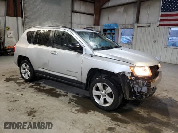 ✅ 2011 Jeep Compass Latitude • VIN: 1J4NF1FB6BD281925 • Lot: 90844915. Listed on Copart with 101,824 mi. Free auction sales archive from the USA and detailed vehicle history report at DreamBid. Image 4.