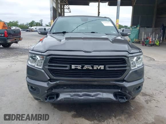 2020 Ram 1500 Big Horn z VIN 1C6SRFFT6LN108561, wystawiony jako IAAI lot #42996633 z przebiegiem 40 340 mil mil oraz . Historia ofert i sprzedaży dostępna na DreamBid. Obrazek 12.
