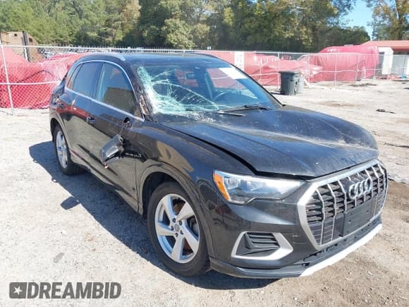 ✅ 2020 Audi Q3 Premium • VIN: WA1AECF39L1022788 • Lot: 40698511. Wystawiony na IAAI z przebiegiem 88 405 mil. Bezpłatny archiwum sprzedaży aukcyjnych z USA i szczegółowy raport historii pojazdu na DreamBid. Zdjęcie 17.