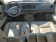 ✅ 2010 Mercury Grand Marquis LS • VIN: 2MEBM7FV8AX634926 • Лот: 85137635. Опубликован ранее на Copart с пробегом 225 288 миль. Бесплатный доступ к архиву аукционных продаж из США и подробный отчёт об истории автомобиля на DreamBid. Изображение 8.