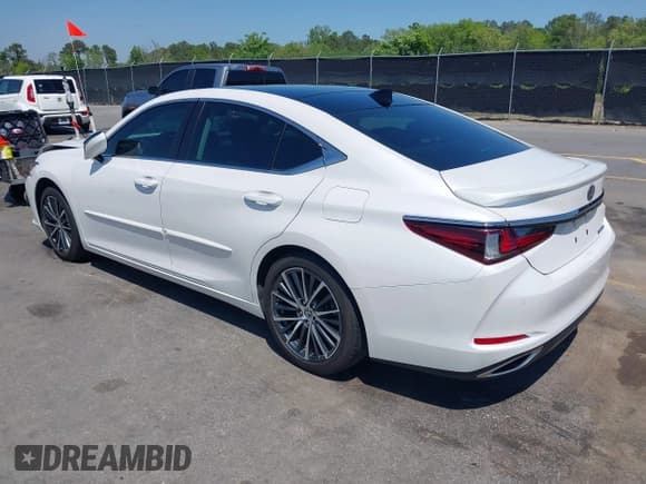 ✅ 2022 Lexus ES 350 • VIN: 58ADZ1B17NU128114 • Лот: 42006111. Опубликован ранее на IAAI с пробегом 44 060 миль. Бесплатный доступ к архиву аукционных продаж из США и подробный отчёт об истории автомобиля на DreamBid. Изображение 3.