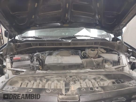 ✅ 2020 Chevrolet Silverado 1500 Custom • VIN: 1GCRWBEF0LZ247758 • Lot: 40836607. Wystawiony na IAAI z przebiegiem 83 727 mil. Bezpłatny archiwum sprzedaży aukcyjnych z USA i szczegółowy raport historii pojazdu na DreamBid. Zdjęcie 10.