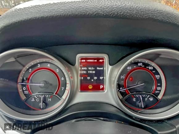 ✅ 2017 Dodge Journey Crossroad Plus • VIN: 3C4PDDGGXHT555064 • Lot: 94861455. Listed on Copart with 146,883 mi. Free auction sales archive from the USA and detailed vehicle history report at DreamBid. Image 8.