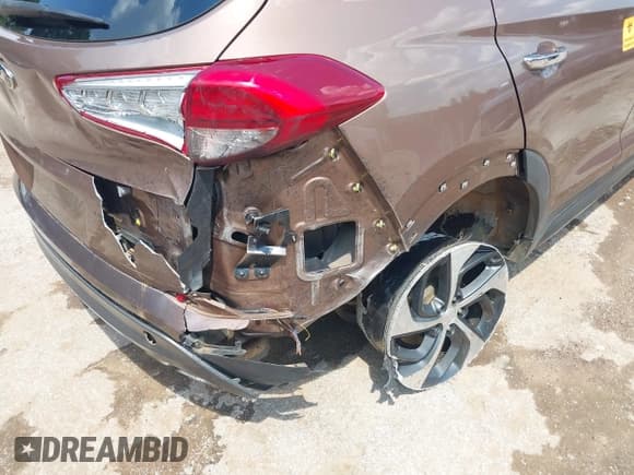 ✅ 2016 Hyundai Tucson Limited • VIN: KM8J33A21GU106243 • Лот: 43121239. Опубликован ранее на IAAI с пробегом 136 487 миль. Бесплатный доступ к архиву аукционных продаж из США и подробный отчёт об истории автомобиля на DreamBid. Изображение 6.