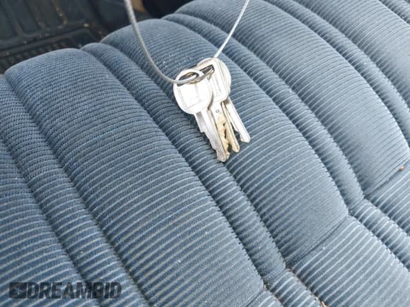 ✅ 1989 Oldsmobile Cutlass Ciera • VIN: 1G3AJ51W9KG311048 • Lot: 42259713. Wystawiony na IAAI z przebiegiem 73 178 mil. Bezpłatny archiwum sprzedaży aukcyjnych z USA i szczegółowy raport historii pojazdu na DreamBid. Zdjęcie 11.