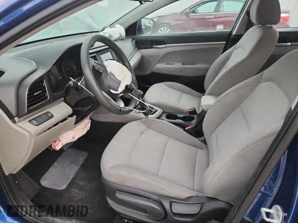 ✅ 2019 Hyundai Elantra SE • VIN: 5NPD74LF0KH453318 • Lot: 70496785. Listed on Copart with 81,296 mi. Free auction sales archive from the USA and detailed vehicle history report at DreamBid. Image 7.