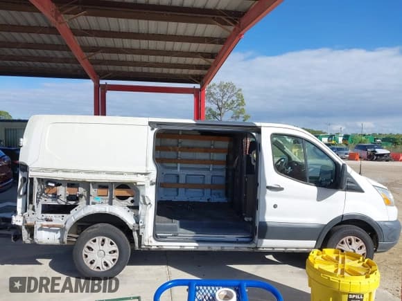 ✅ 2017 Ford Transit • VIN: 1FTYR1YM9HKB10986 • Лот: 43583834. Опубликован ранее на IAAI с пробегом 208 108 миль. Бесплатный доступ к архиву аукционных продаж из США и подробный отчёт об истории автомобиля на DreamBid. Изображение 13.