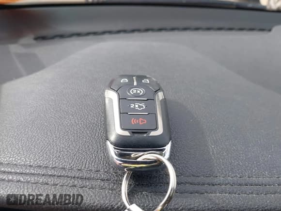 ✅ 2015 Lincoln MKZ Hybrid • VIN: 3LN6L2LU1FR623403 • Lot: 43597880. Wystawiony na IAAI z przebiegiem 89 585 mil. Bezpłatny archiwum sprzedaży aukcyjnych z USA i szczegółowy raport historii pojazdu na DreamBid. Zdjęcie 11.