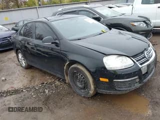 ✅ 2010 Volkswagen Jetta SE • VIN: 3VWRZ7AJ6AM135704 • Lot: 43683292. Listed on IAAI with 184,861 mi. Free auction sales archive from the USA and detailed vehicle history report at DreamBid. Image 1.