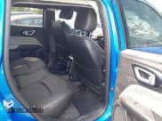 ✅ 2023 Jeep Compass (RED) Edition • VIN: 3C4NJDCN8PT518257 • Lot: 42589528. Wystawiony na IAAI z przebiegiem Nie podano. Bezpłatny archiwum sprzedaży aukcyjnych z USA i szczegółowy raport historii pojazdu na DreamBid. Zdjęcie 8.