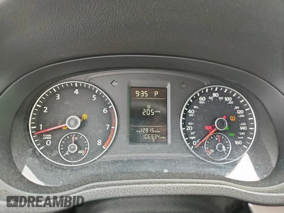 ✅ 2013 Volkswagen Passat S • VIN: 1VWAH7A31DC122284 • Лот: 70194725. Опубликован ранее на Copart с пробегом 106 934 миль. Бесплатный доступ к архиву аукционных продаж из США и подробный отчёт об истории автомобиля на DreamBid. Изображение 9.