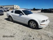 ✅ 2005 Ford Mustang GT Deluxe • VIN: 1ZVFT82H055115949 • Лот: 82492605. Опубликован ранее на Copart с пробегом 245 152 миль. Бесплатный доступ к архиву аукционных продаж из США и подробный отчёт об истории автомобиля на DreamBid. Изображение 4.