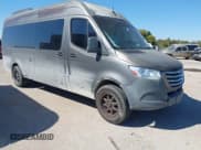 ✅ 2019 Freightliner Sprinter • VIN: WCDPF1CD1KT002037 • Лот: 43459956. Опубликован ранее на IAAI с пробегом 132 330 миль. Бесплатный доступ к архиву аукционных продаж из США и подробный отчёт об истории автомобиля на DreamBid. Изображение 1.