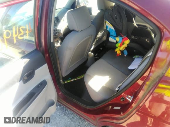 ✅ 2010 Hyundai Accent GLS • VIN: KMHCN4AC7AU483622 • Lot: 43490386. Wystawiony na IAAI z przebiegiem 213 844 mil. Bezpłatny archiwum sprzedaży aukcyjnych z USA i szczegółowy raport historii pojazdu na DreamBid. Zdjęcie 8.