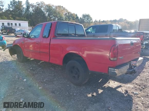 ✅ 1999 Ford F-150 XL • VIN: 1FTRX17L9XNA40499 • Lot: 43640504. Wystawiony na IAAI z przebiegiem Nie podano. Bezpłatny archiwum sprzedaży aukcyjnych z USA i szczegółowy raport historii pojazdu na DreamBid. Zdjęcie 3.