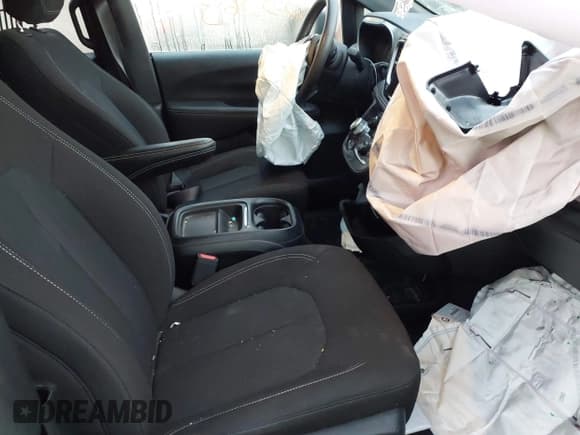 ✅ 2023 Chrysler Pacifica Touring • VIN: 2C4RC1FG5PR610811 • Lot: 43733563. Listed on IAAI with 55,492 mi. Free auction sales archive from the USA and detailed vehicle history report at DreamBid. Image 5.