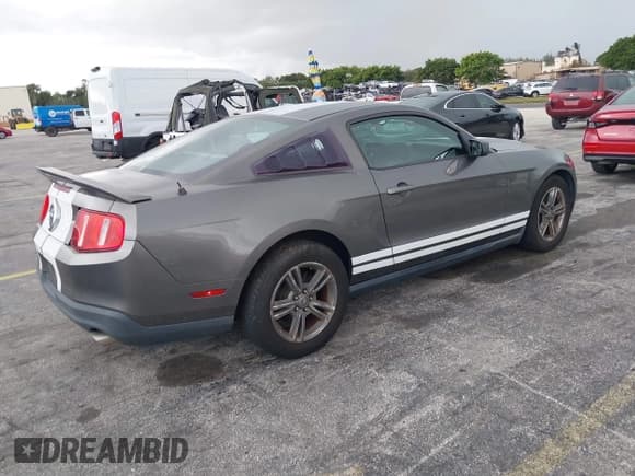 ✅ 2011 Ford Mustang Premium • VIN: 1ZVBP8AM9B5154651 • Lot: 43889314. Listed on IAAI with 174,064 mi. Free auction sales archive from the USA and detailed vehicle history report at DreamBid. Image 4.