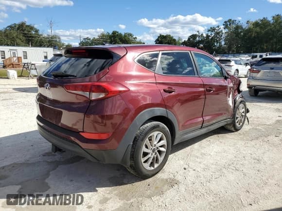 ✅ 2017 Hyundai Tucson SE • VIN: KM8J23A47HU393206 • Lot: 90031695. Wystawiony na Copart z przebiegiem 126 368 mil. Bezpłatny archiwum sprzedaży aukcyjnych z USA i szczegółowy raport historii pojazdu na DreamBid. Zdjęcie 3.