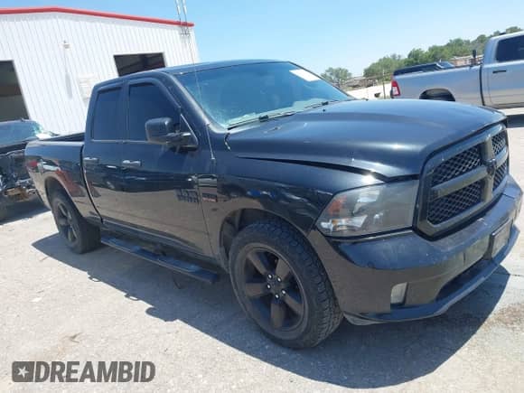 2018 Ram 1500 Tradesman z VIN 1C6RR6FT3JS325630, wystawiony jako IAAI lot #42529009 z przebiegiem 125 522 mil mil oraz . Historia ofert i sprzedaży dostępna na DreamBid. Obrazek 13.