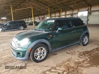✅ 2013 MINI Hardtop • VIN: WMWSU3C50DT371067 • Lot: 94555805. Wystawiony na Copart z przebiegiem 131 035 mil. Bezpłatny archiwum sprzedaży aukcyjnych z USA i szczegółowy raport historii pojazdu na DreamBid. Zdjęcie 1.