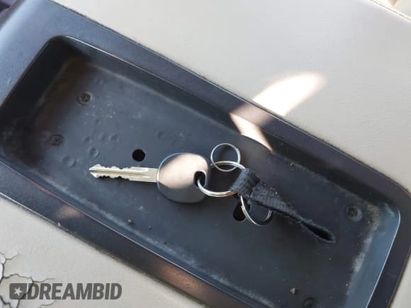 ✅ 2009 Chevrolet Silverado 1500 • VIN: 3GCEC33J49G178179 • Lot: 41810627. Wystawiony na IAAI z przebiegiem 205 823 mil. Bezpłatny archiwum sprzedaży aukcyjnych z USA i szczegółowy raport historii pojazdu na DreamBid. Zdjęcie 11.