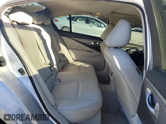 ✅ 2017 Infiniti Q50 Premium • VIN: JN1EV7AP1HM734861 • Лот: 92532095. Опубликован ранее на Copart с пробегом 144 366 миль. Бесплатный доступ к архиву аукционных продаж из США и подробный отчёт об истории автомобиля на DreamBid. Изображение 10.