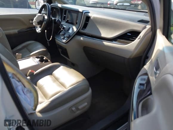 ✅ 2017 Toyota Sienna XLE Auto Access Seat • VIN: 5TDYZ3DC6HS797183 • Lot: 42907119. Listed on IAAI with 244,878 mi. Free auction sales archive from the USA and detailed vehicle history report at DreamBid. Image 5.