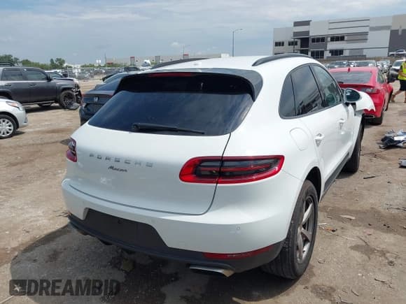 ✅ 2018 Porsche Macan • VIN: WP1AA2A53JLB09882 • Lot: 43007856. Wystawiony na IAAI z przebiegiem 34 400 mil. Bezpłatny archiwum sprzedaży aukcyjnych z USA i szczegółowy raport historii pojazdu na DreamBid. Zdjęcie 4.