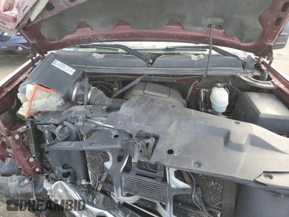 ✅ 2008 Chevrolet Silverado 2500HD 1LT • VIN: 1GCHK29KX8E151813 • Lot: 84531244. Wystawiony na Copart z przebiegiem 186 302 mil. Bezpłatny archiwum sprzedaży aukcyjnych z USA i szczegółowy raport historii pojazdu na DreamBid. Zdjęcie 13.