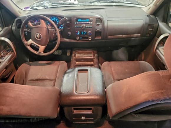 ✅ 2007 Chevrolet Silverado 2500HD Work Truck • VIN: 1GCHK29K47E551283 • Лот: 94971805. Опубликован ранее на Copart с пробегом 184 876 миль. Бесплатный доступ к архиву аукционных продаж из США и подробный отчёт об истории автомобиля на DreamBid. Изображение 8.