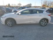 ✅ 2017 Infiniti QX30 Premium • VIN: SJKCH5CP1HA022152 • Lot: 43651809. Wystawiony na IAAI z przebiegiem 109 322 mil. Bezpłatny archiwum sprzedaży aukcyjnych z USA i szczegółowy raport historii pojazdu na DreamBid. Zdjęcie 15.