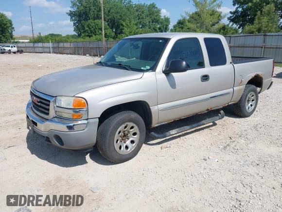 ✅ 2007 GMC Sierra 1500 SLE • VIN: 1GTEC19T17Z151130 • Лот: 42578803. Опубликован ранее на IAAI с пробегом 247 000 миль. Бесплатный доступ к архиву аукционных продаж из США и подробный отчёт об истории автомобиля на DreamBid. Изображение 2.