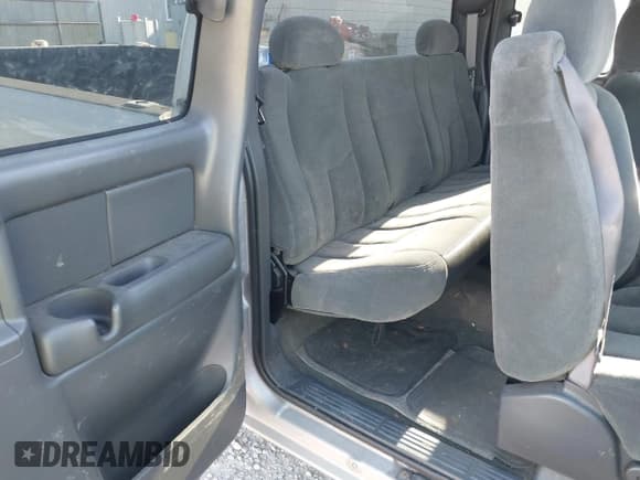 ✅ 2004 Chevrolet Silverado 1500 LT • VIN: 1GCEC19TX4E224854 • Lot: 43118666. Wystawiony na IAAI z przebiegiem 168 898 mil. Bezpłatny archiwum sprzedaży aukcyjnych z USA i szczegółowy raport historii pojazdu na DreamBid. Zdjęcie 8.