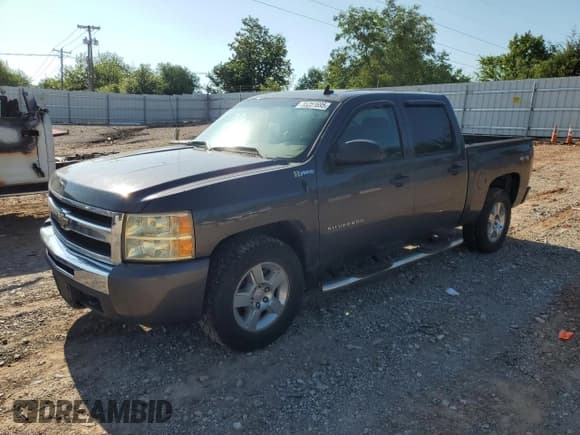 ✅ 2011 Chevrolet Silverado 1500 1HY • VIN: 3GCUKUEJ1BG109845 • Lot: 55251695. Listed on Copart with 131,940 mi. Free auction sales archive from the USA and detailed vehicle history report at DreamBid. Image 1.