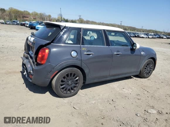 ✅ 2016 MINI Hardtop 4 Door S • VIN: WMWXU3C59G2D30262 • Lot: 52617105. Listed on Copart with 75,235 mi. Free auction sales archive from the USA and detailed vehicle history report at DreamBid. Image 3.