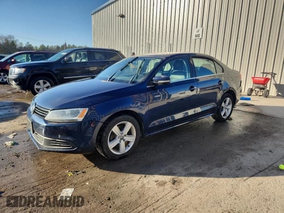 ✅ 2013 Volkswagen Jetta SE • VIN: 3VWDP7AJ3DM416749 • Lot: 90848025. Listed on Copart with 172,058 mi. Free auction sales archive from the USA and detailed vehicle history report at DreamBid. Image 1.