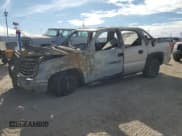 ✅ 2005 Chevrolet Avalanche Z71 • VIN: 3GNEK12Z35G256869 • Лот: 56126025. Опубликован ранее на Copart с пробегом Не указан. Бесплатный доступ к архиву аукционных продаж из США и подробный отчёт об истории автомобиля на DreamBid. Изображение 1.