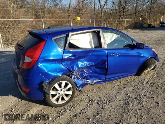 ✅ 2014 Hyundai Accent SE • VIN: KMHCU5AE9EU186920 • Лот: 82461684. Опубликован ранее на Copart с пробегом 108 639 миль. Бесплатный доступ к архиву аукционных продаж из США и подробный отчёт об истории автомобиля на DreamBid. Изображение 3.