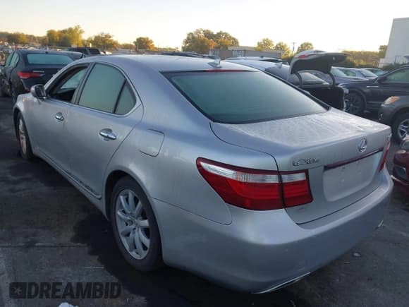 ✅ 2009 Lexus LS 460 • VIN: JTHBL46F195086033 • Lot: 43494925. Wystawiony na IAAI z przebiegiem 205 462 mil. Bezpłatny archiwum sprzedaży aukcyjnych z USA i szczegółowy raport historii pojazdu na DreamBid. Zdjęcie 3.