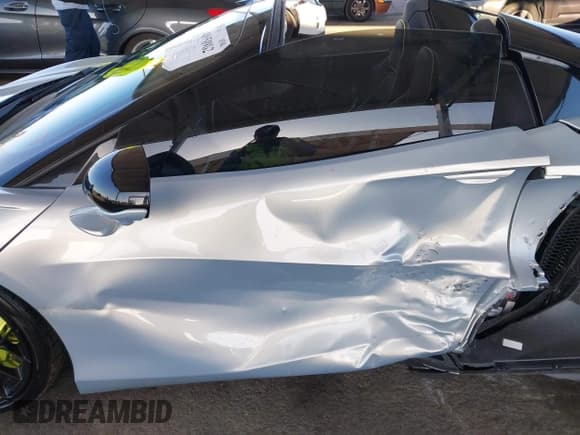 ✅ 2025 McLaren Artura • VIN: SBM16BEA6SW003220 • Лот: 41958982. Опубликован ранее на IAAI с пробегом 1 378 миль. Бесплатный доступ к архиву аукционных продаж из США и подробный отчёт об истории автомобиля на DreamBid. Изображение 17.