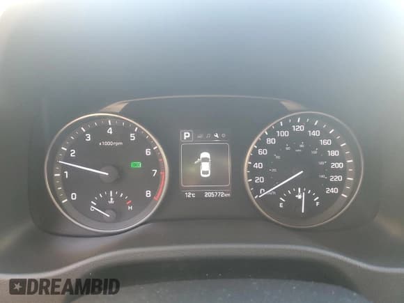 ✅ 2017 Hyundai Elantra Limited • VIN: KMHD84LF1HU137837 • Lot: 86782905. Listed on Copart with 205,772 mi. Free auction sales archive from the USA and detailed vehicle history report at DreamBid. Image 9.