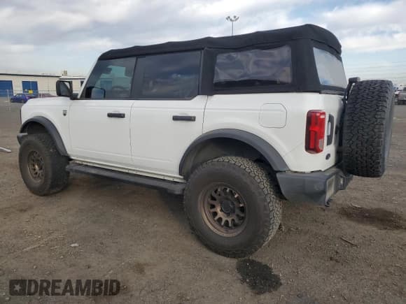 ✅ 2022 Ford Bronco Big Bend • VIN: 1FMDE5BH8NLA87120 • Lot: 86122065. Wystawiony na Copart z przebiegiem 33 552 mil. Bezpłatny archiwum sprzedaży aukcyjnych z USA i szczegółowy raport historii pojazdu na DreamBid. Zdjęcie 2.
