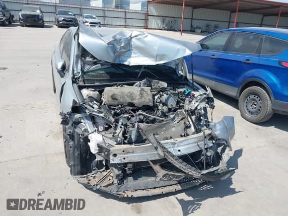 ✅ 2019 Toyota Camry LE • VIN: 4T1B11HK0KU690552 • Lot: 43219628. Wystawiony na IAAI z przebiegiem 98 600 mil. Bezpłatny archiwum sprzedaży aukcyjnych z USA i szczegółowy raport historii pojazdu na DreamBid. Zdjęcie 13.