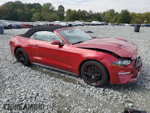 ✅ 2020 Ford Mustang EcoBoost Premium • VIN: 1FATP8UHXL5127441 • Lot: 82107025. Listed on Copart with 30,596 mi. Free auction sales archive from the USA and detailed vehicle history report at DreamBid. Image 4.