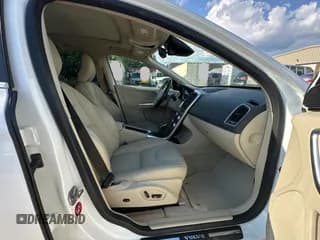 ✅ 2015 Volvo XC60 T6 Drive-E Platinum • VIN: YV449MDM9F2758814 • Lot: 56789665. Listed on Copart with 122,464 mi. Free auction sales archive from the USA and detailed vehicle history report at DreamBid. Image 5.