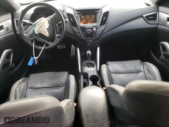 ✅ 2016 Hyundai Veloster Turbo Rally Edition • VIN: KMHTC6AE8GU252286 • Lot: 71775123. Wystawiony na Copart z przebiegiem 122 094 mil. Bezpłatny archiwum sprzedaży aukcyjnych z USA i szczegółowy raport historii pojazdu na DreamBid. Zdjęcie 8.