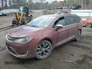 ✅ 2017 Chrysler Pacifica Limited • VIN: 2C4RC1GG7HR771743 • Lot: 92832315. Wystawiony na Copart z przebiegiem 161 500 mil. Bezpłatny archiwum sprzedaży aukcyjnych z USA i szczegółowy raport historii pojazdu na DreamBid. Zdjęcie 1.