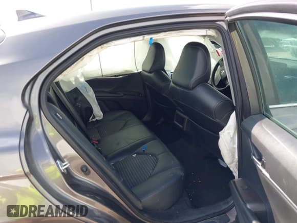 ✅ 2022 Toyota Camry SE • VIN: 4T1G11AK1NU005303 • Lot: 43538466. Wystawiony na IAAI z przebiegiem Nie podano. Bezpłatny archiwum sprzedaży aukcyjnych z USA i szczegółowy raport historii pojazdu na DreamBid. Zdjęcie 8.