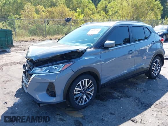 ✅ 2023 Nissan Kicks SV • VIN: 3N1CP5CV1PL476643 • Лот: 43352365. Опубликован ранее на IAAI с пробегом 68 288 миль. Бесплатный доступ к архиву аукционных продаж из США и подробный отчёт об истории автомобиля на DreamBid. Изображение 2.